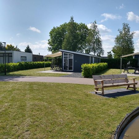 Lathumlodge Met Parkvoorzieningen Exterior photo